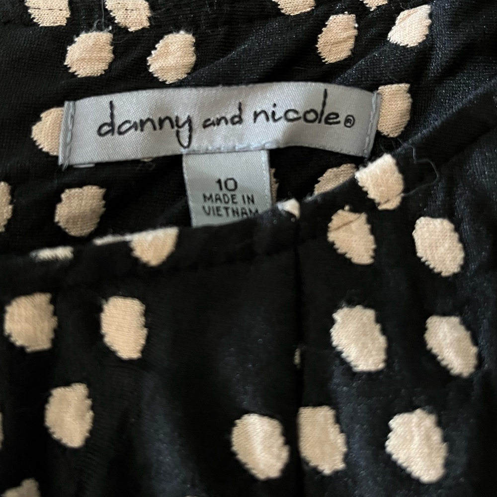 Danny and Nicole - Cute black and cream colored polka dot dress Size 10 - Picture 2 of 10